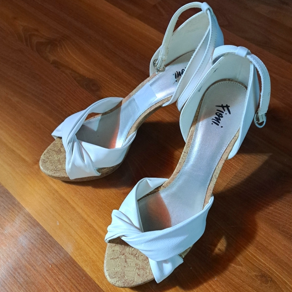 Fioni Pumps Heels White Stilletto Boho Monroe Classy Shoes size 11